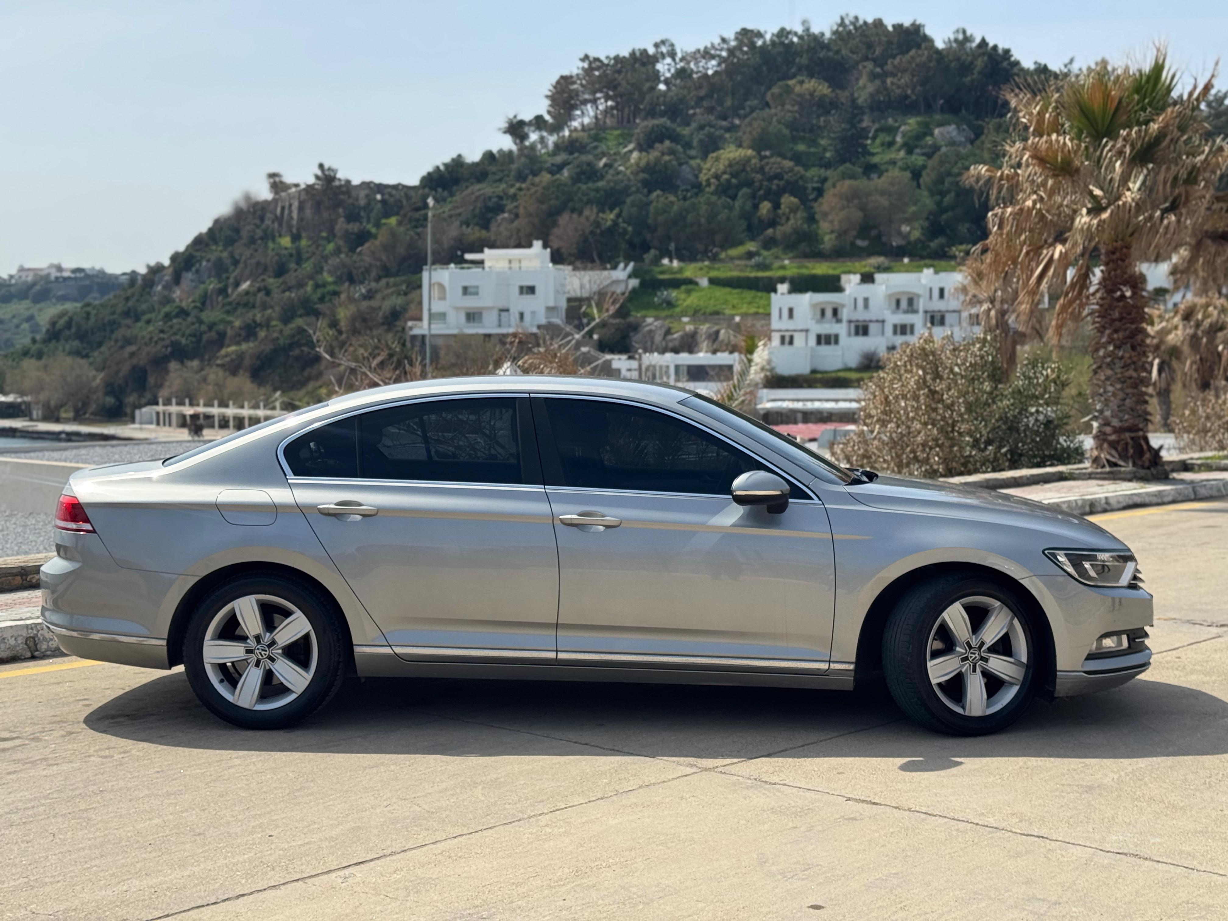 VOLKSWAGEN PASSAT 2